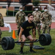 La importancia del entrenamiento de fuerza en el rendimiento militar